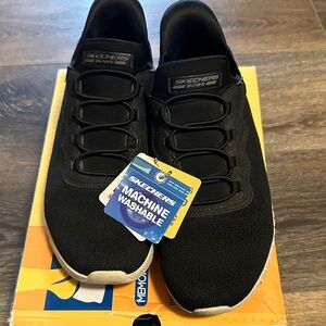 Sketchers slip in bobs